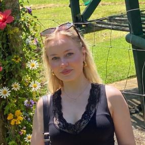 Lara, Babysitter in Dachau