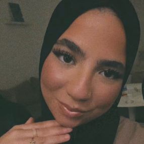 Nouhaila, Babysitter in Wiesbaden