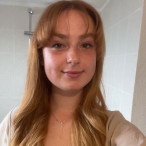 Kim-Kiara, Babysitter in Wilhelmshaven