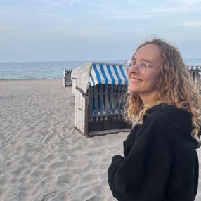 Amelie, Babysitter in Rinteln