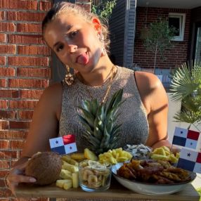 Lina, Babysitter in Rellingen