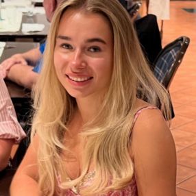 Lina, Babysitter in Viersen