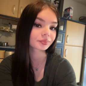 Kim, Babysitter in Schulzendorf