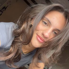 Leni, Babysitter in Ahrensburg