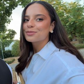 Aaliyah, Babysitter in Tamm