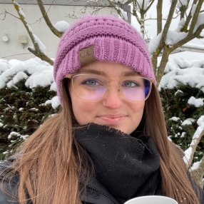 Taylor, Babysitter in Stuttgart