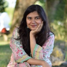 Aaima, Babysitter in Ilmenau