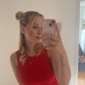 Nelly, Babysitter in Reinheim