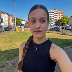 Анастасія, Babysitter in Düren