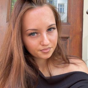 Angie, Babysitter in Nauen
