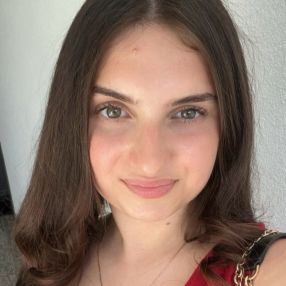 Erjona, Babysitter in Sankt Augustin