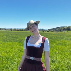 Magdalena, Babysitter in Zorneding