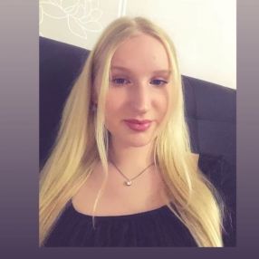 Lilly, Babysitter in Rödinghausen
