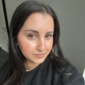 Rojin, Babysitter in Herford
