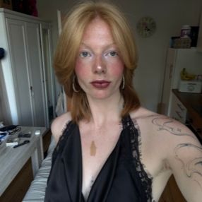 Lotta, Babysitter in Hamburg
