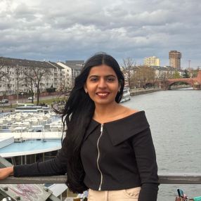 Athira, Babysitter in Erlangen
