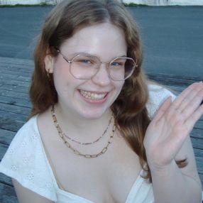 Lena, Babysitter in Oppenheim