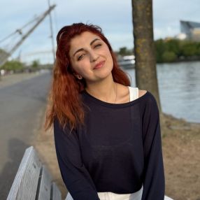 Firəngiz, Babysitter in Frankfurt am Main