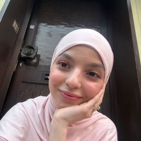 Hanem, Babysitter in Bergneustadt