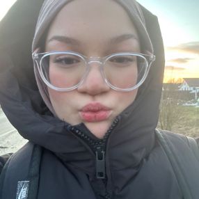 Iraznaz, Babysitter in Schlangen