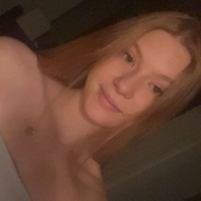Kathy, Babysitter in Coburg