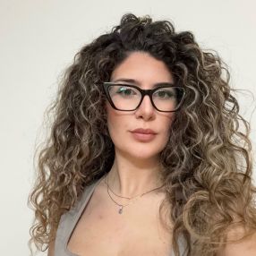 Serena Pia, Babysitter in Haar