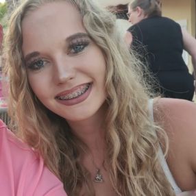 Leonie, Babysitter in Dorsten