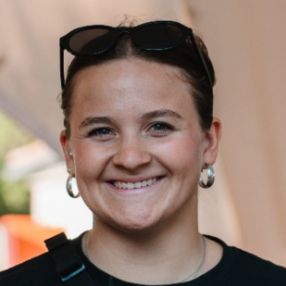 Laura, Babysitter in Friedberg