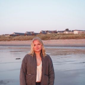 Juliane, Babysitter in Frankfurt am Main