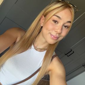 Julina, Babysitter in Euskirchen