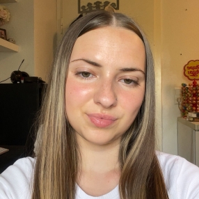 Melina, Babysitter in Frechen