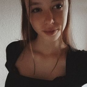 Sarah, Babysitter in Büren