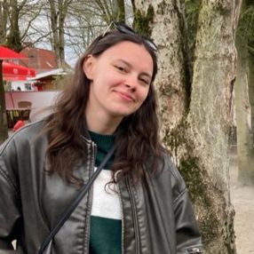 Rose, Babysitter in Jena