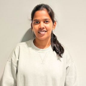 Alekhya, Babysitter in Essen
