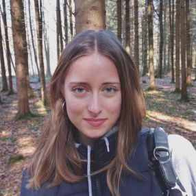 Helena, Babysitter in Stuttgart