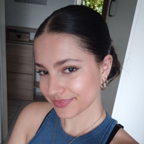 Alessandra, Babysitter in Solingen