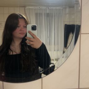 Stella, Babysitter in Laudert