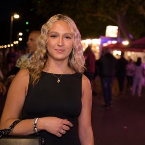 Sharleen, Babysitter in Altenstadt