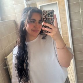Yamina, Babysitter in Kassel