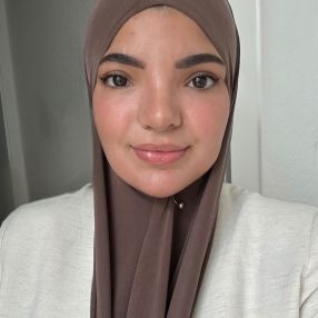 Yasmine, Babysitter in Troisdorf