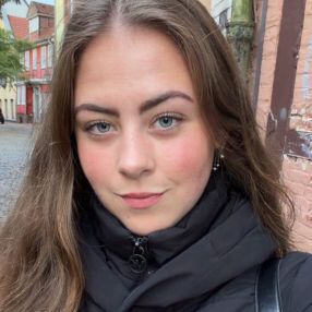 Laura, Babysitter in Stade
