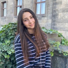 Violetta, Babysitter in Freital