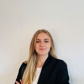 Emily, Babysitter in Braunschweig