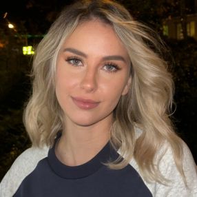 Leonie Anastasia, Babysitter in Maintal