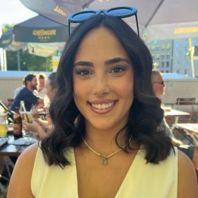 Aitana, Babysitter in München