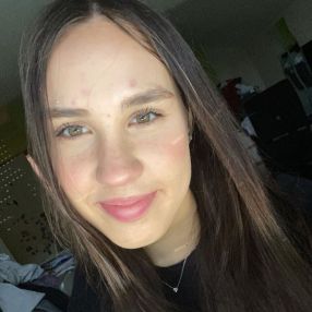 Celine, Babysitter in Hennef (Sieg)