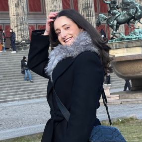 Alba, Babysitter in Hamburg
