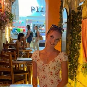 Anna Anastasia, Babysitter in Herford