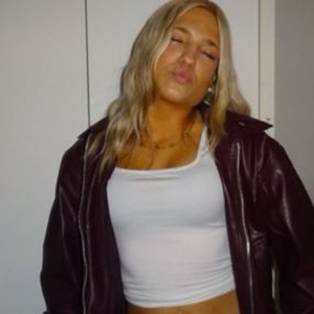 Karina, Babysitter in Kall