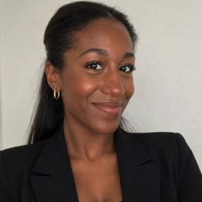 Jazmine, Babysitter in Asperg